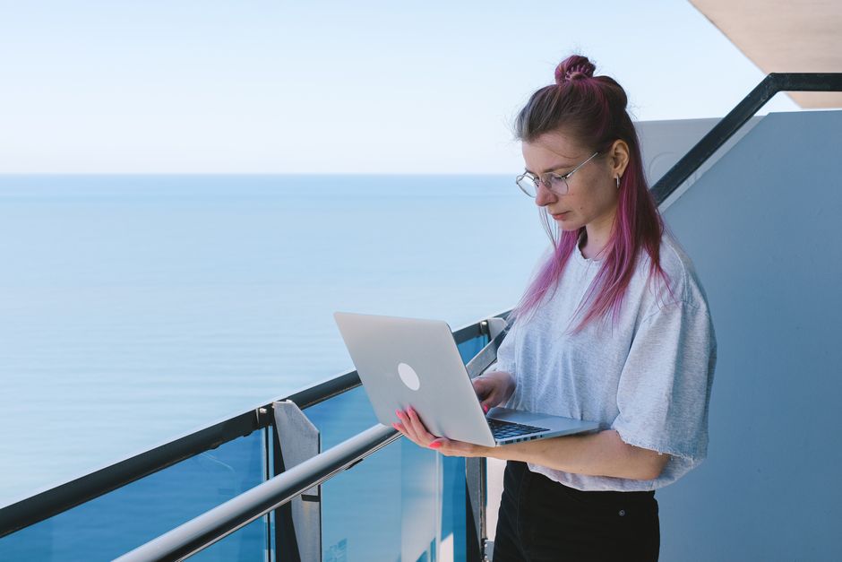 freelancer laptop career