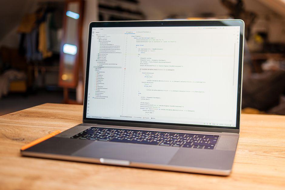 freelance developer desk laptop
